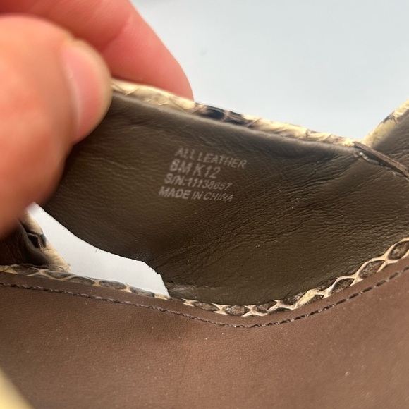 Tory Burch All Leather Snakeskin Peep Toe Pumps Size: 8 - Picture 8 of 9